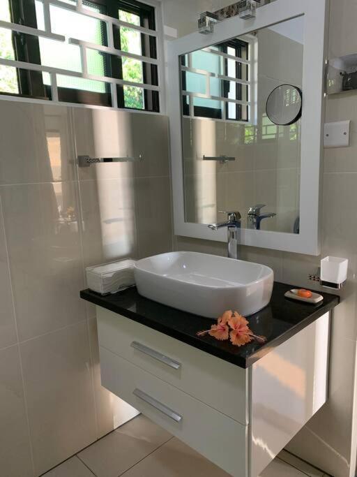 Crystal Apartments Seychelles Seaview Ground Floor Glacis  Eksteriør billede